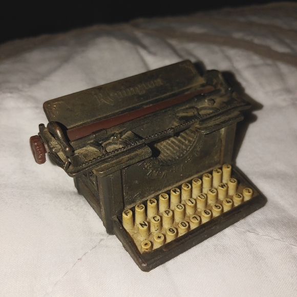 Office Vintage Die Cast Metal Typewriter Pencil Sharpener Poshmark